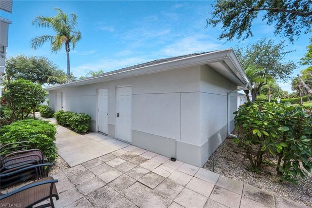 1340 Charleston Square DR 101, Naples, FL 34110