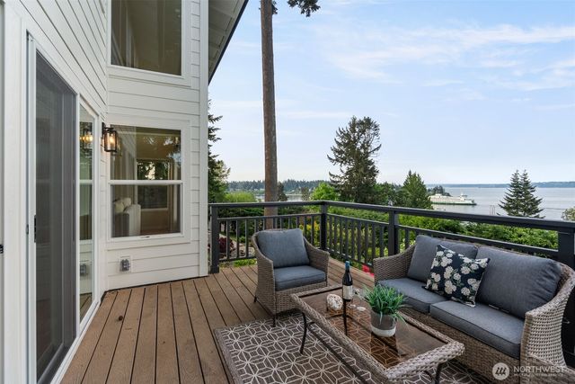 10879 Bill Point Circle NE, Bainbridge Island, WA 98110