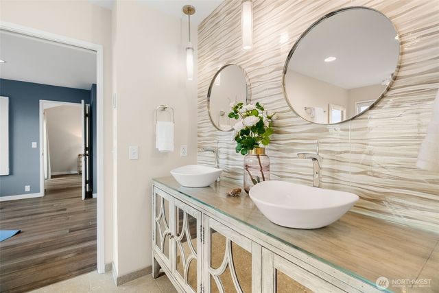 10879 Bill Point Circle NE, Bainbridge Island, WA 98110