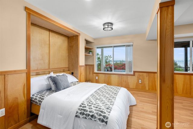 10879 Bill Point Circle NE, Bainbridge Island, WA 98110