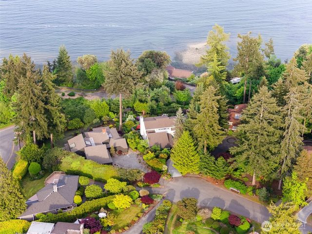10879 Bill Point Circle NE, Bainbridge Island, WA 98110