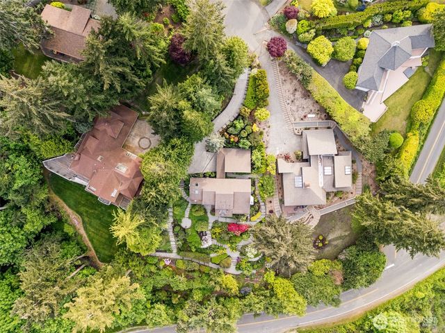 10879 Bill Point Circle NE, Bainbridge Island, WA 98110