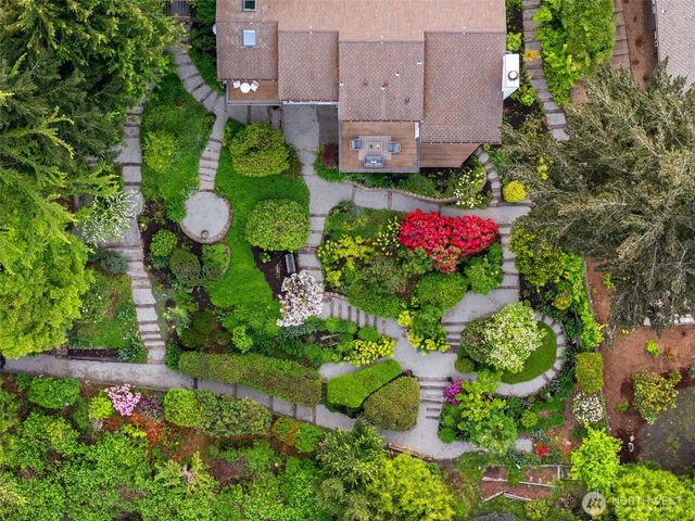 10879 Bill Point Circle NE, Bainbridge Island, WA 98110