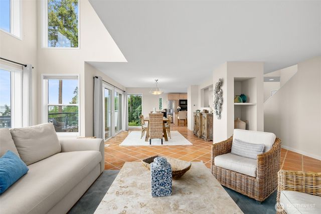 10879 Bill Point Circle NE, Bainbridge Island, WA 98110