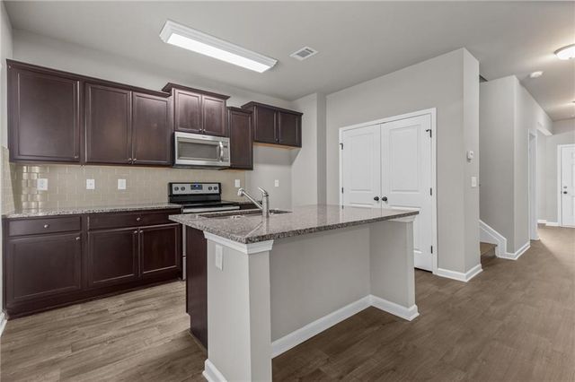 891 Walnut Woods Drive, Braselton, GA 30517