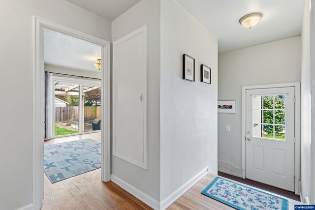 1835 24th St NE, Salem, OR 97301