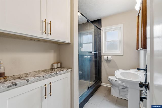 1835 24th St NE, Salem, OR 97301