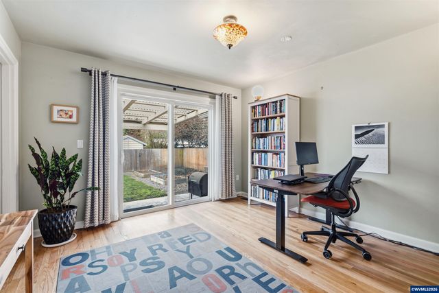 1835 24th St NE, Salem, OR 97301