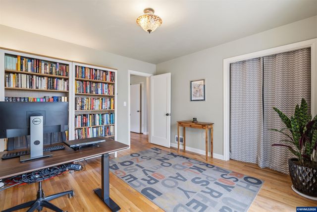 1835 24th St NE, Salem, OR 97301