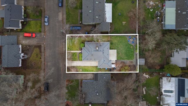 1835 24th St NE, Salem, OR 97301