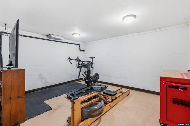 1835 24th St NE, Salem, OR 97301