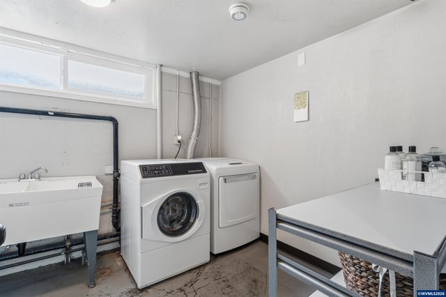 1835 24th St NE, Salem, OR 97301