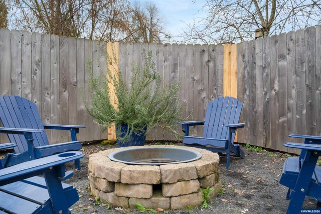 1835 24th St NE, Salem, OR 97301