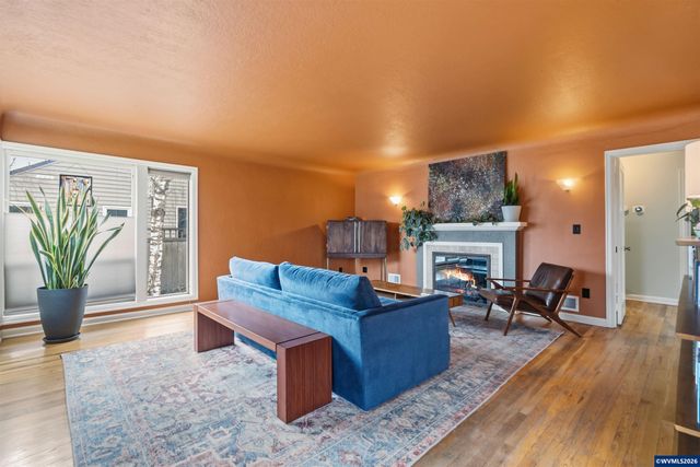 1835 24th St NE, Salem, OR 97301