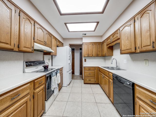 4818 Winthop, San Antonio, TX 78249