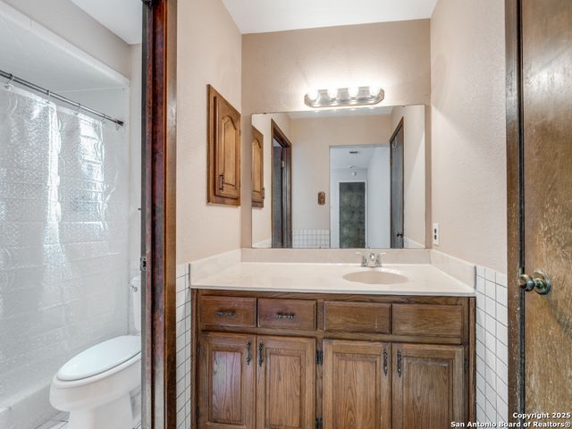 4818 Winthop, San Antonio, TX 78249