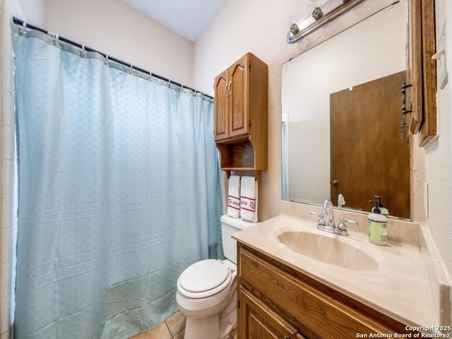 4818 Winthop, San Antonio, TX 78249