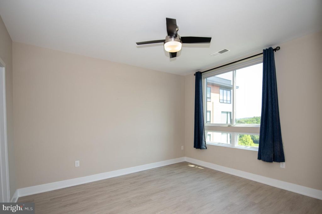 145 RIVERHAVEN DR #451, Oxon Hill, MD 20745