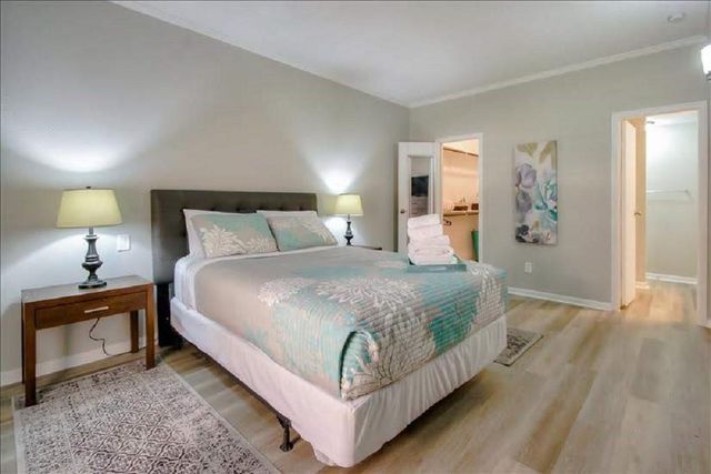 2125 Augusta Drive 63, Houston, TX 77057