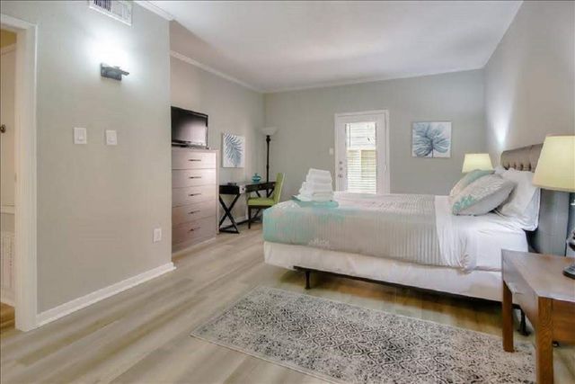 2125 Augusta Drive 63, Houston, TX 77057