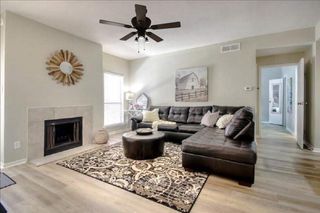 2125 Augusta Drive 63, Houston, TX 77057