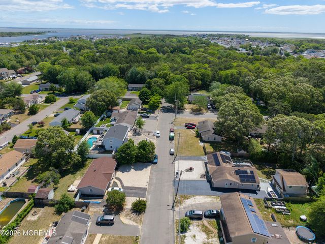 409 Predmore Avenue, Lanoka Harbor, NJ 08734