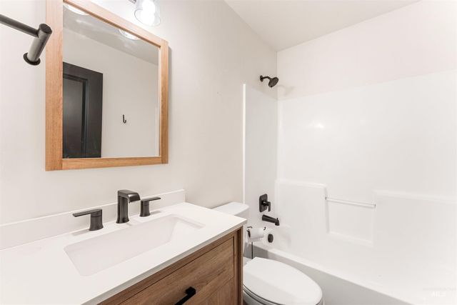 3205 S Malad Dr., Nampa, ID 83686