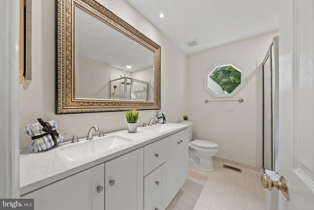 6414 BROMFIELD TRCE, Centreville, VA 20120