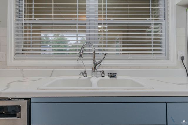 1321 Givens Road, Manhattan, KS 66503