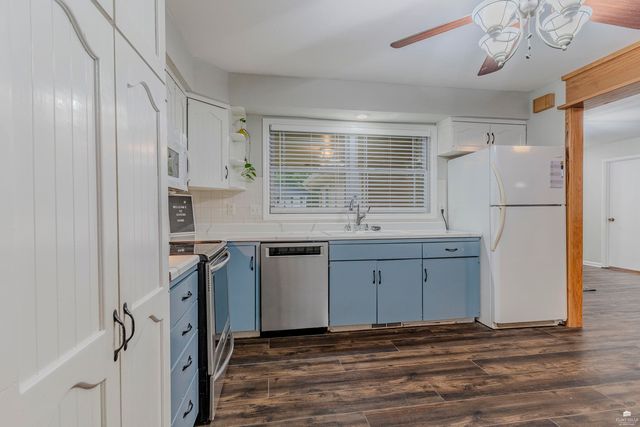 1321 Givens Road, Manhattan, KS 66503