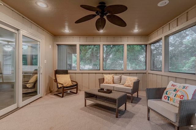 1321 Givens Road, Manhattan, KS 66503