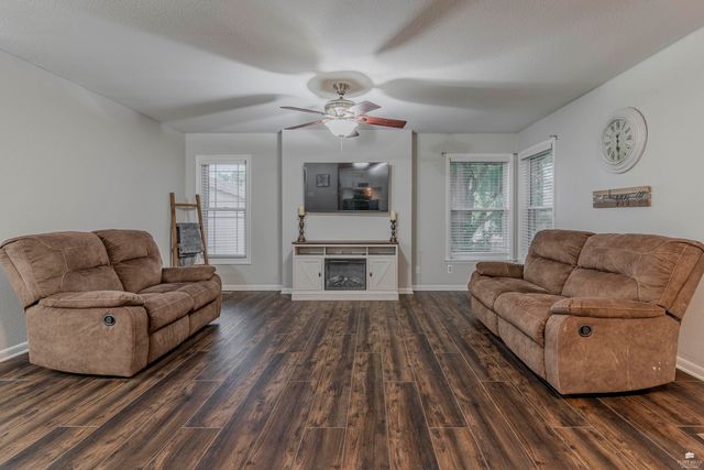 1321 Givens Road, Manhattan, KS 66503