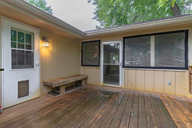 1321 Givens Road, Manhattan, KS 66503