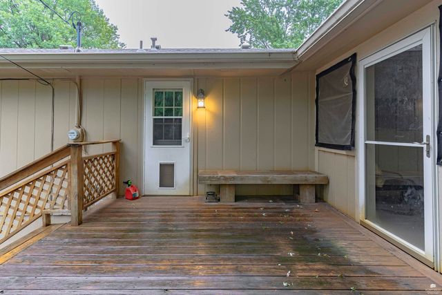 1321 Givens Road, Manhattan, KS 66503