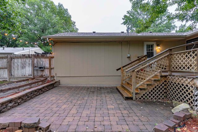 1321 Givens Road, Manhattan, KS 66503