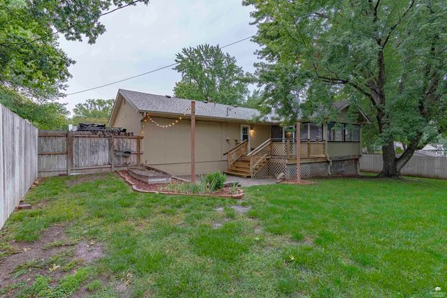1321 Givens Road, Manhattan, KS 66503