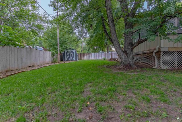 1321 Givens Road, Manhattan, KS 66503