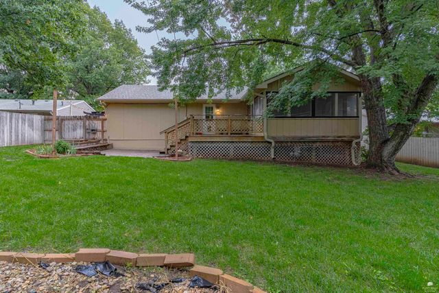1321 Givens Road, Manhattan, KS 66503