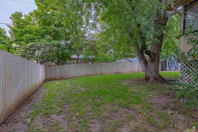 1321 Givens Road, Manhattan, KS 66503