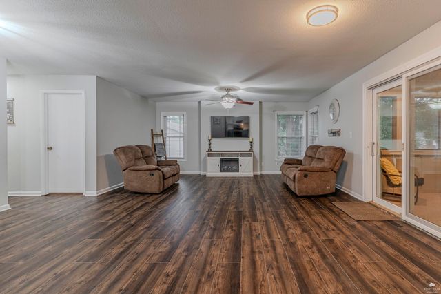 1321 Givens Road, Manhattan, KS 66503