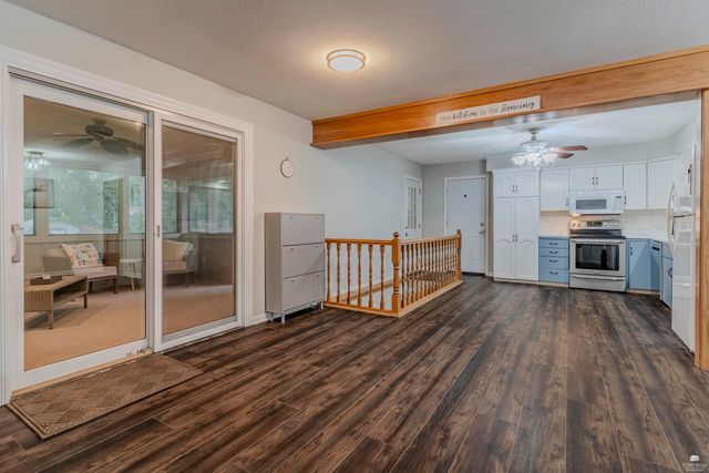 1321 Givens Road, Manhattan, KS 66503