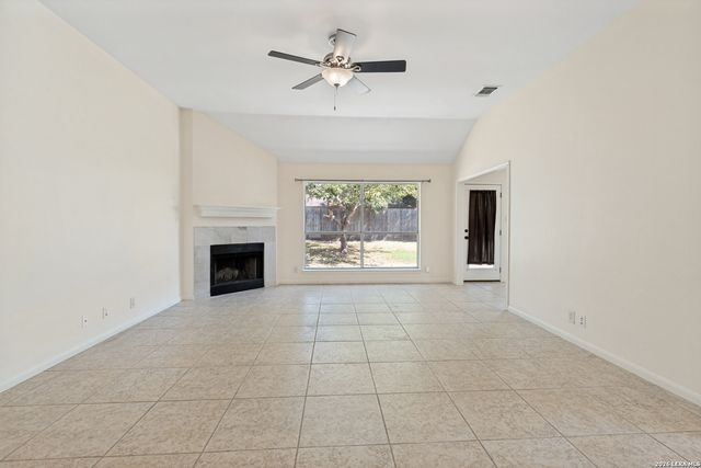 114 CIBOLO BASIN DR, Boerne, TX 78006