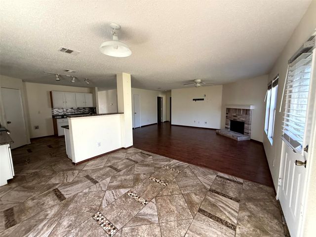 7919 Mosstree Drive, Arlington, TX 76001