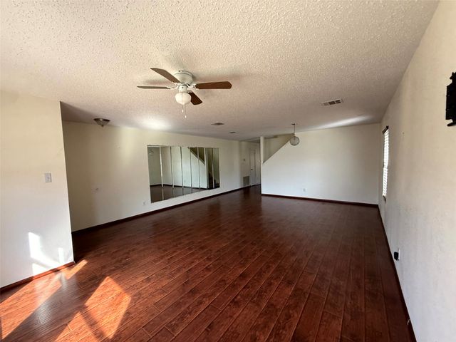 7919 Mosstree Drive, Arlington, TX 76001