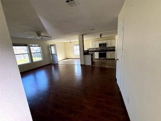 7919 Mosstree Drive, Arlington, TX 76001