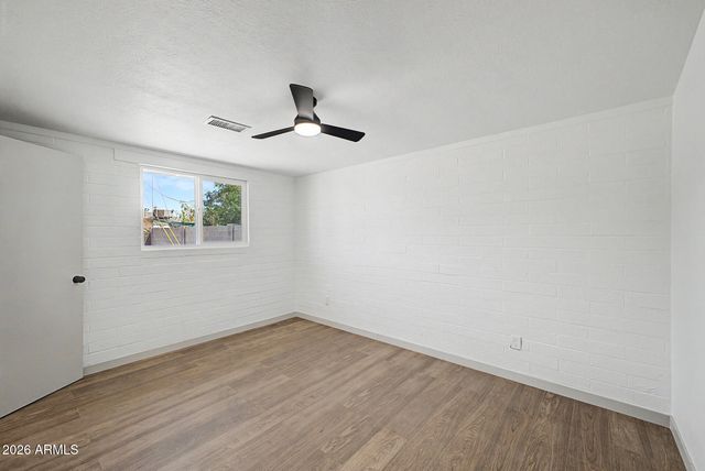 6414 W MITCHELL Drive, Phoenix, AZ 85033