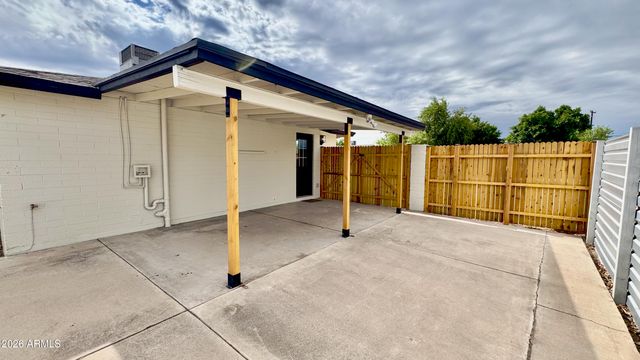 6414 W MITCHELL Drive, Phoenix, AZ 85033