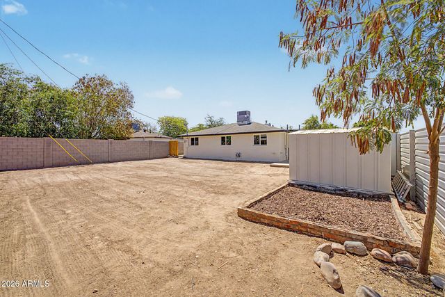 6414 W MITCHELL Drive, Phoenix, AZ 85033