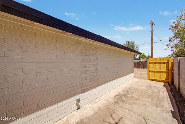 6414 W MITCHELL Drive, Phoenix, AZ 85033