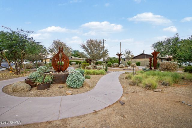 6414 W MITCHELL Drive, Phoenix, AZ 85033
